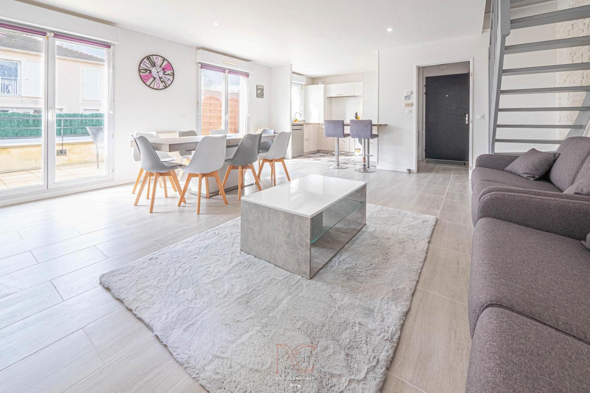 *disneyland-paris* 9 Pers, 2 Parkings, Wifi, Ac Montevrain