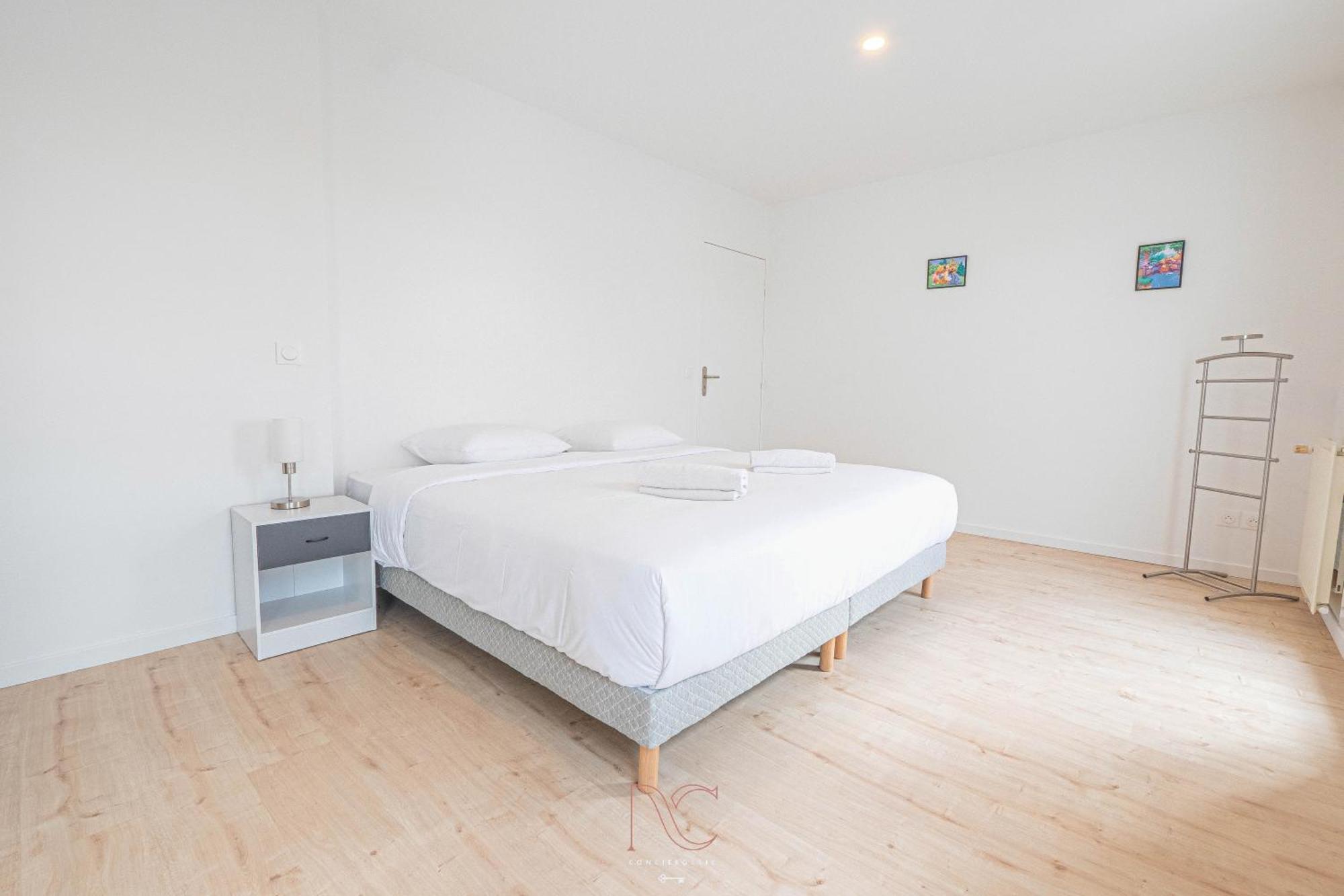 Apartment *disneyland-paris* 9 Pers, 2 Parkings, Wifi, Ac